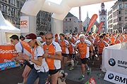 Start 5km Läufer und Nordic Walker 2012 (©Foto. Martin Schmitz)